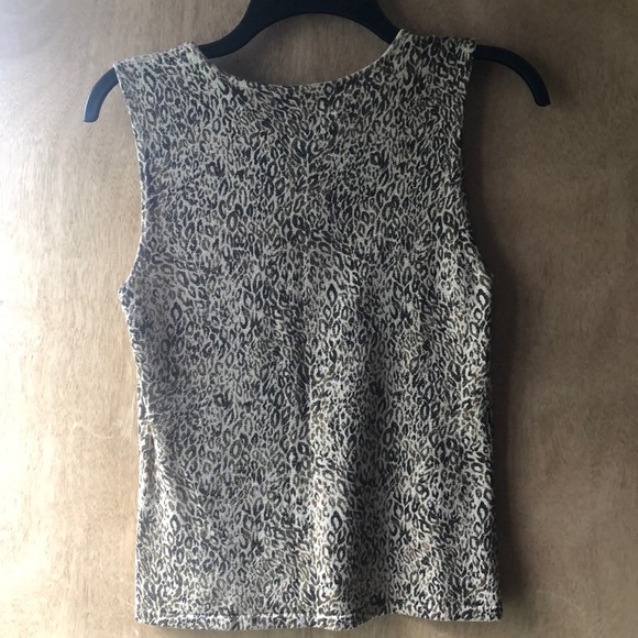 Metro 6 Sleeveless top - Picture 3 of 4